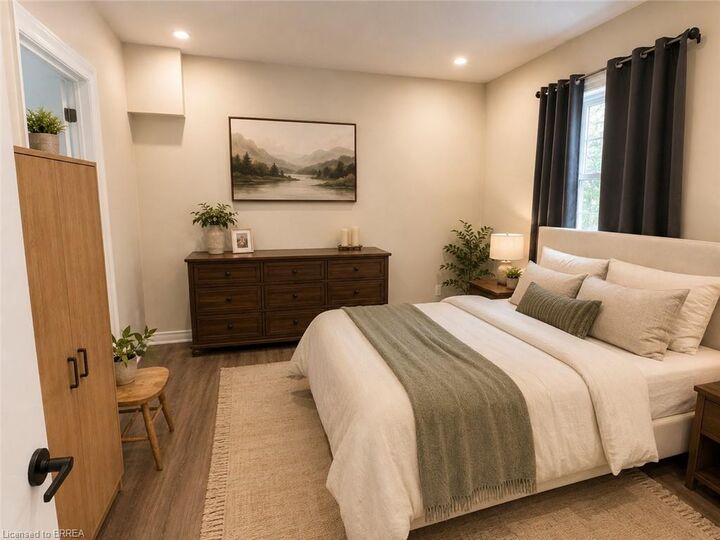 Property Photo:  92 Alfred Street 2  ON N3S 5G2 