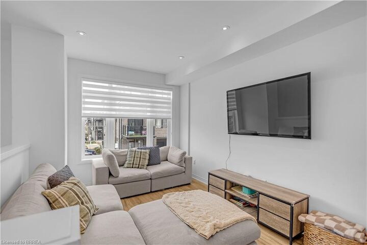 Property Photo:  461 Blackburn Drive 86  ON N3T 0W9 