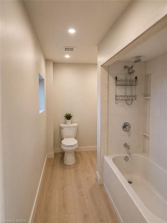 Property Photo:  92 Alfred Street 4  ON N3S 5G2 