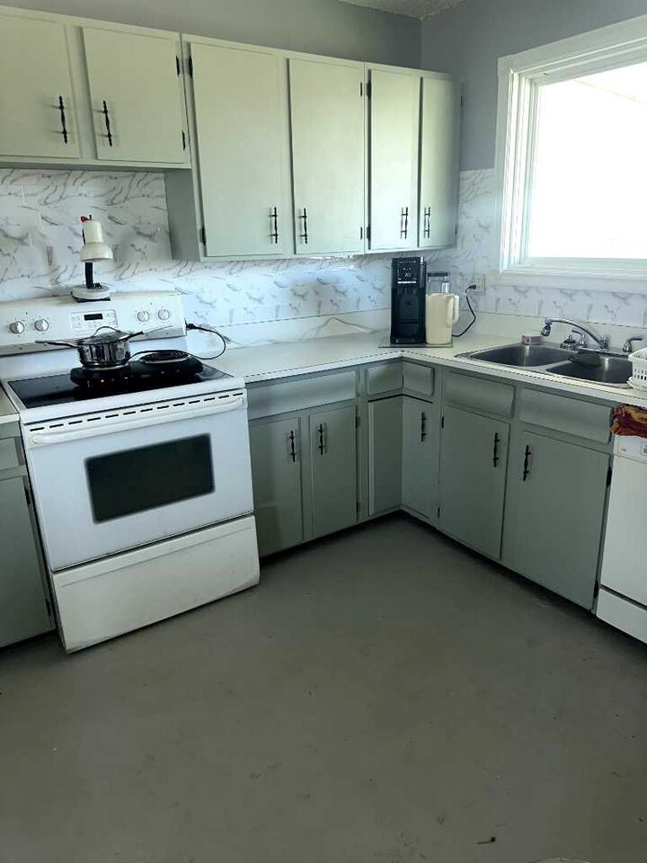 Property Photo: 1219 68 Street NE AB T2A 5K6