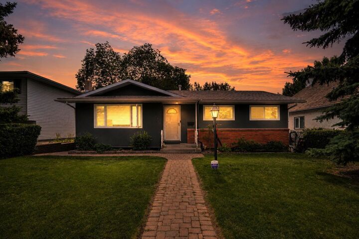Property Photo: 5748 Dalmead Crescent NW AB T2A 1E6