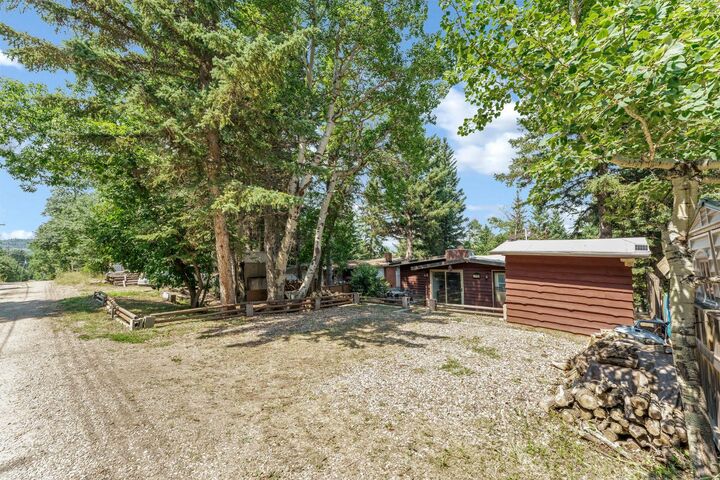 Property Photo: 113 5 Avenue AB T0J 1C0