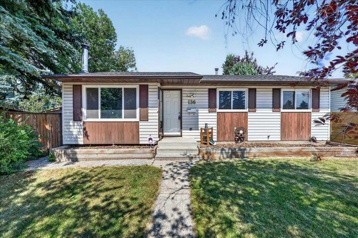 136 Templeview Place NE — photo 1