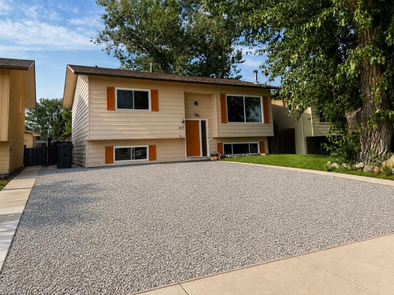 Property Photo: 305 51 Avenue AB T0L 0V0