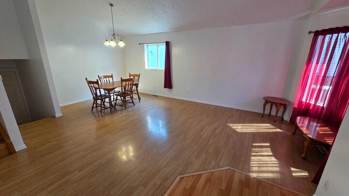 Property Photo: 155 Applefield Close SE AB T2A 7P9