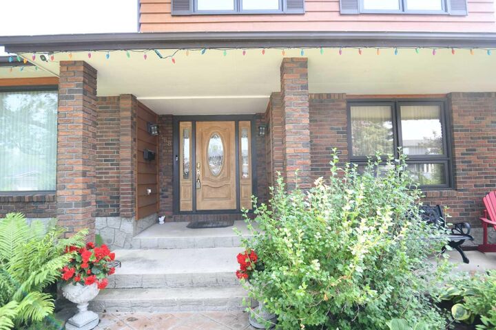 Property Photo:  168 Templewood Drive NE  AB T1Y 4G8 