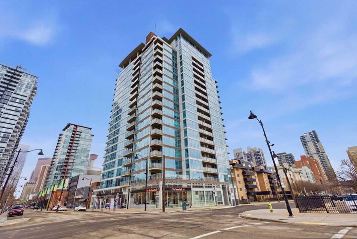188 15 Avenue SW 203 — photo 1