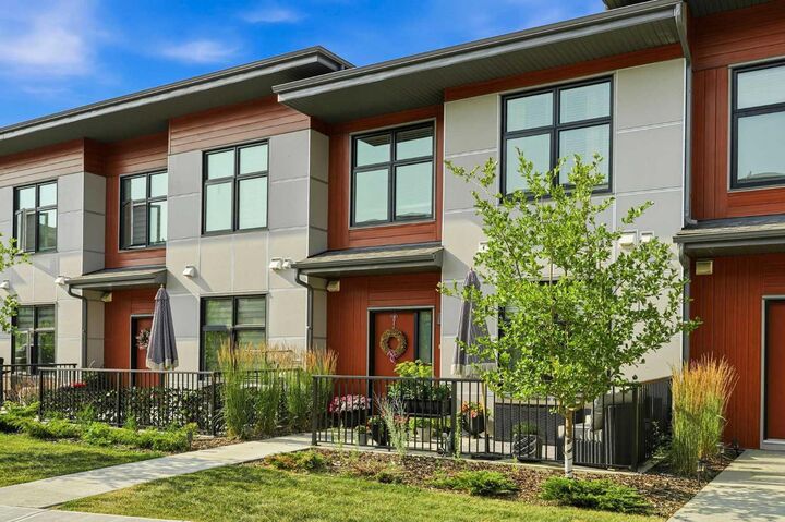 Property Photo: 400 Belmont Street SW 605 AB T2X 4C1