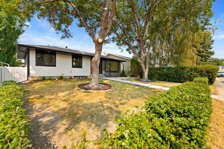 Property Photo: 439 Arlington Drive SE AB T2H 1S4