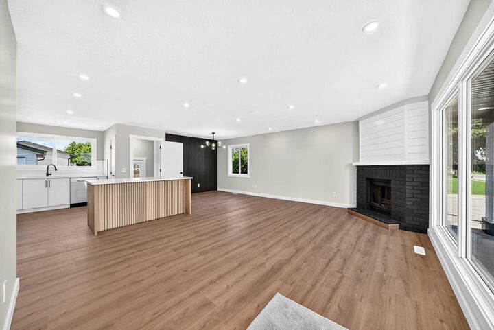 Property Photo: 704 Malvern Drive NE AB T2A 6B7