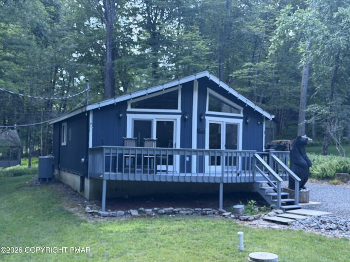 Property Photo:  121 Ski Trail  PA 18347 