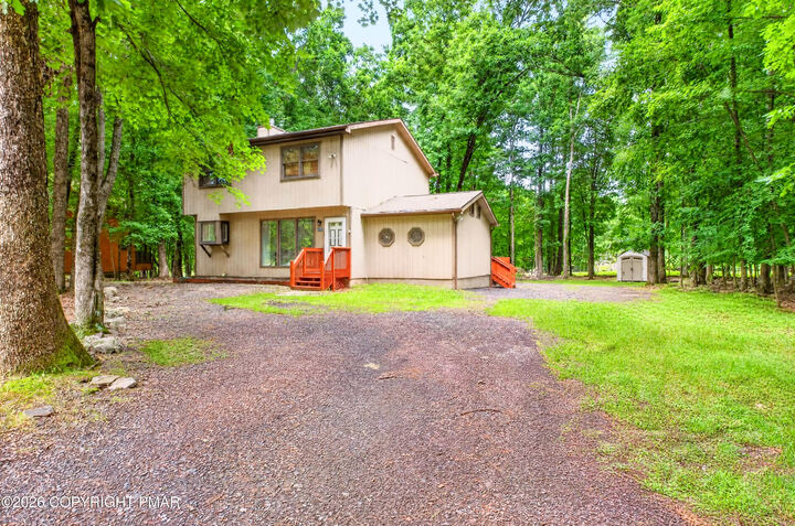 Property Photo: 3232 Greenbriar Drive PA 18301