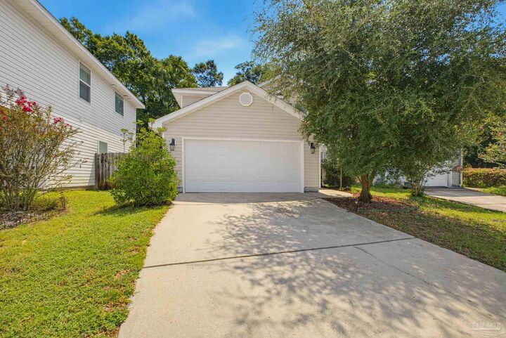 Property Photo: 5844 Magnolia Bend Blvd FL 32570