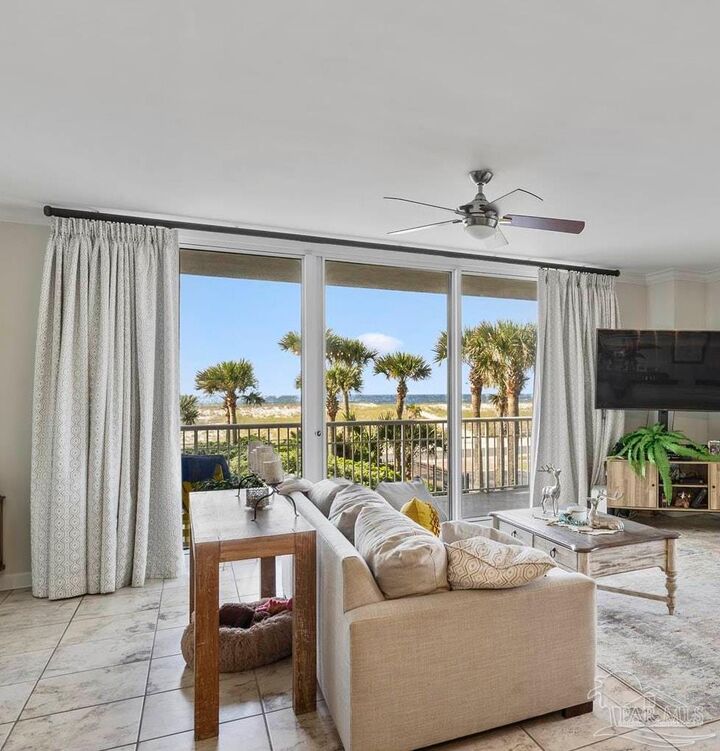 Property Photo:  800 Ft Pickens Rd 104  FL 32561 