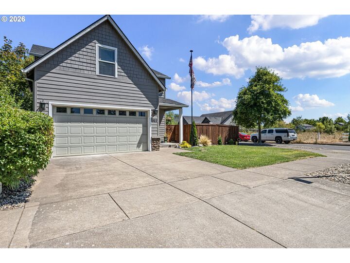 Property Photo:  1805 Enchantment Dr  OR 97402 