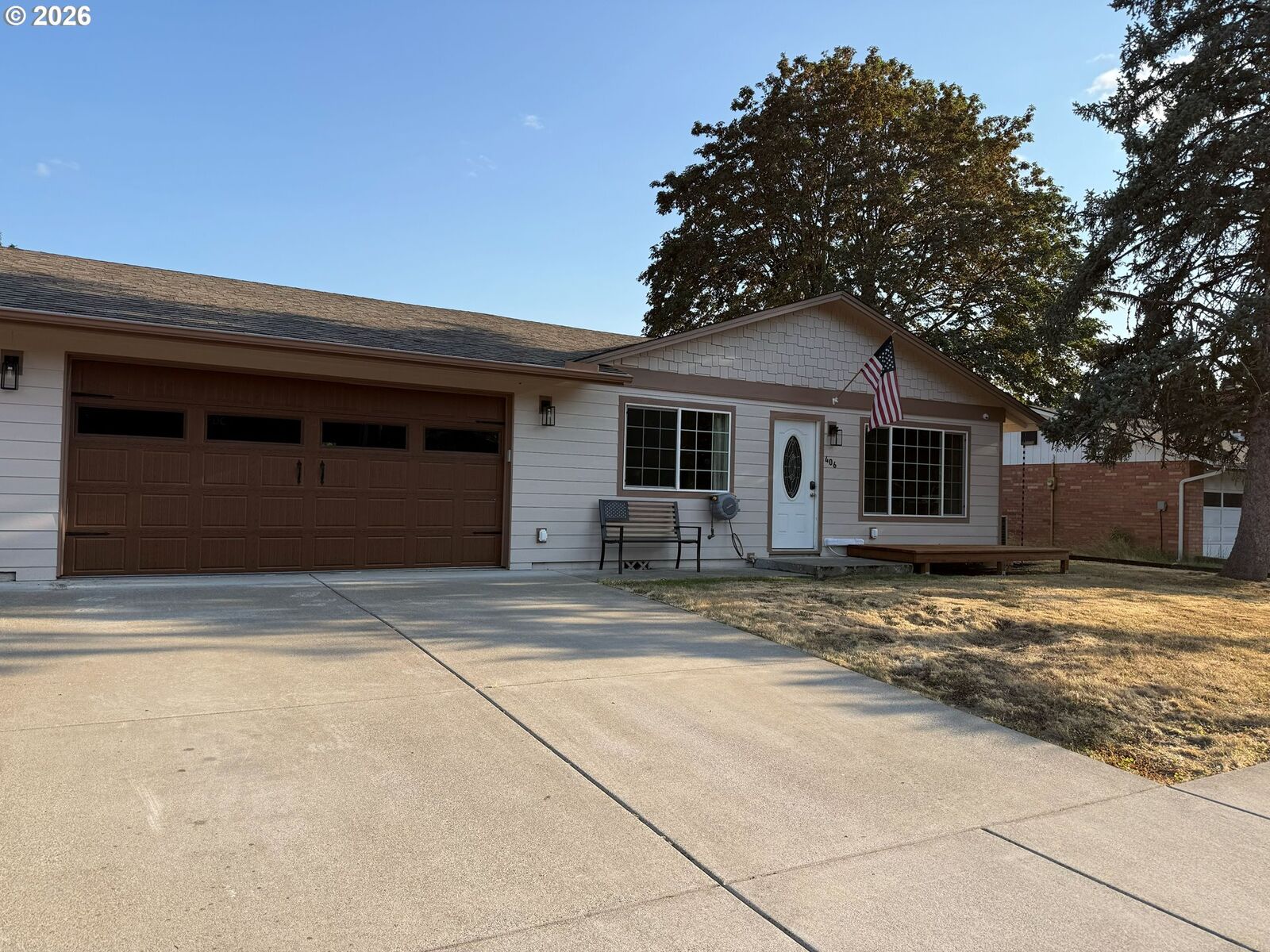 Property Photo:  406 E Mission Dr  OR 97132 