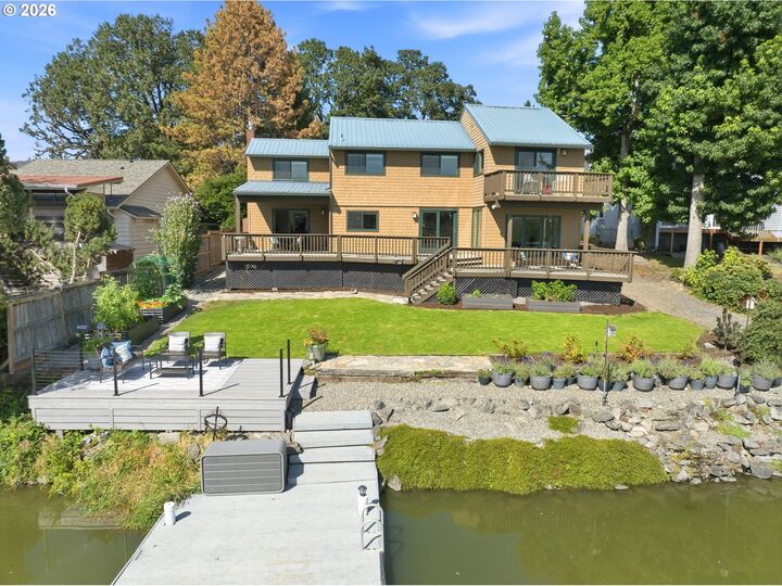 Property Photo: 20122 NE Interlachen Ln OR 97024