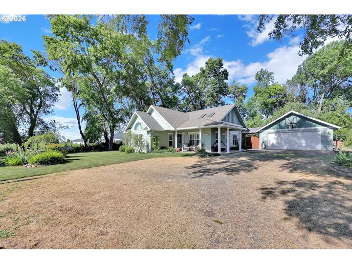 Property Photo:  1208 Linn Way  OR 97327 