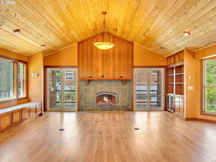Property Photo: 470 North Ave OR 97130