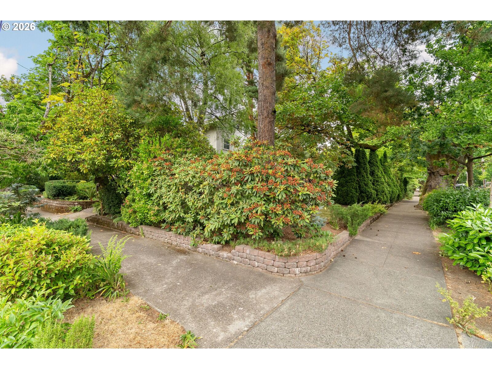 Property Photo:  2116 NE 18th Ave 11  OR 97212 