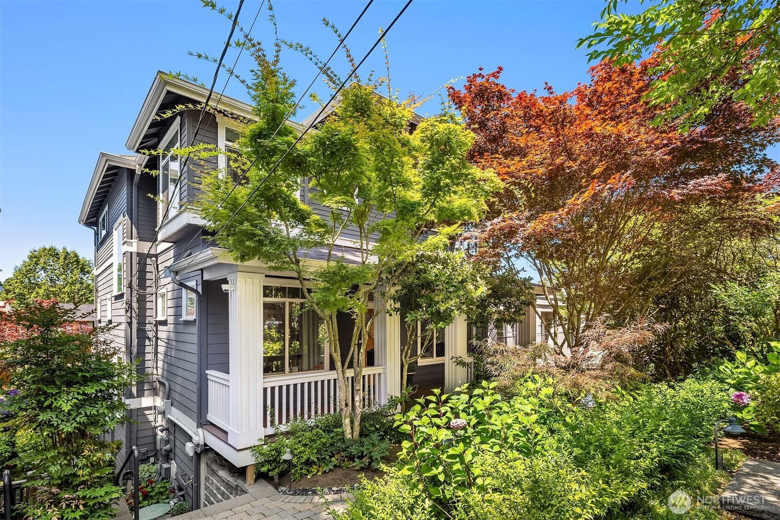 Property Photo:  1109  33rd Avenue E  WA 98112 