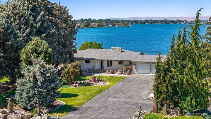Property Photo:  2928 W Marina Drive  WA 98837 