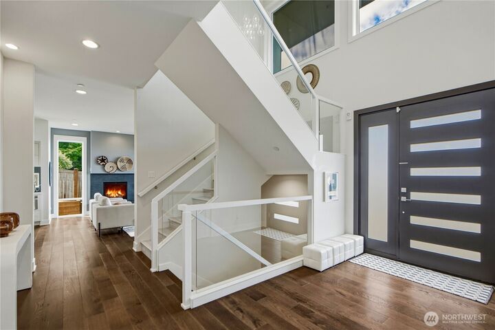 Property Photo:  4282  131st Place SE  WA 98006 