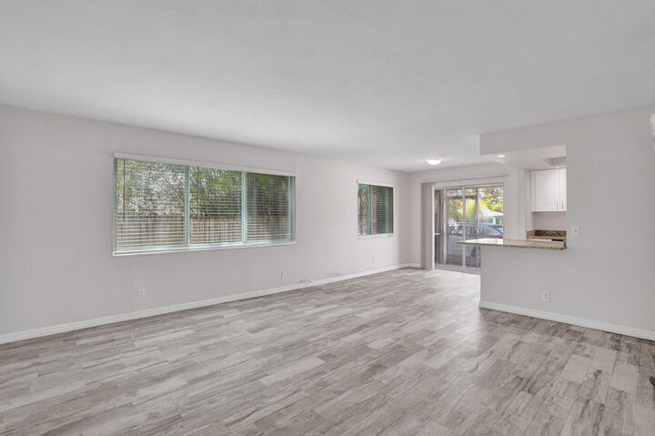 Property Photo:  115 SW 1st Avenue 1  FL 33435 