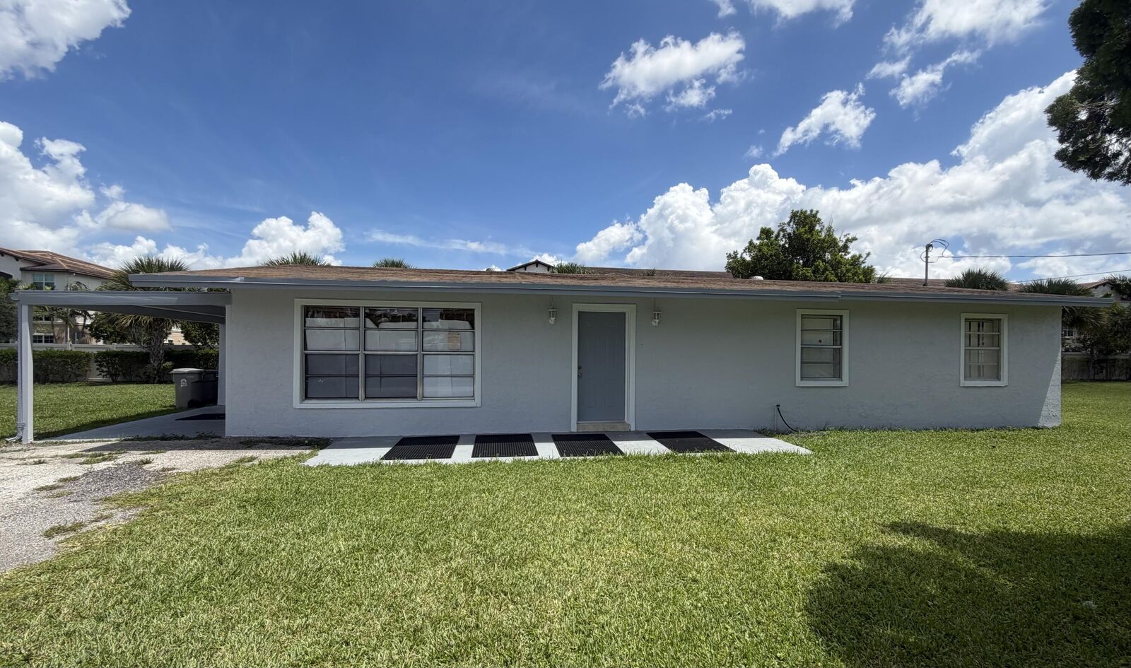 Property Photo:  2425 Ceceile Avenue  FL 33417 