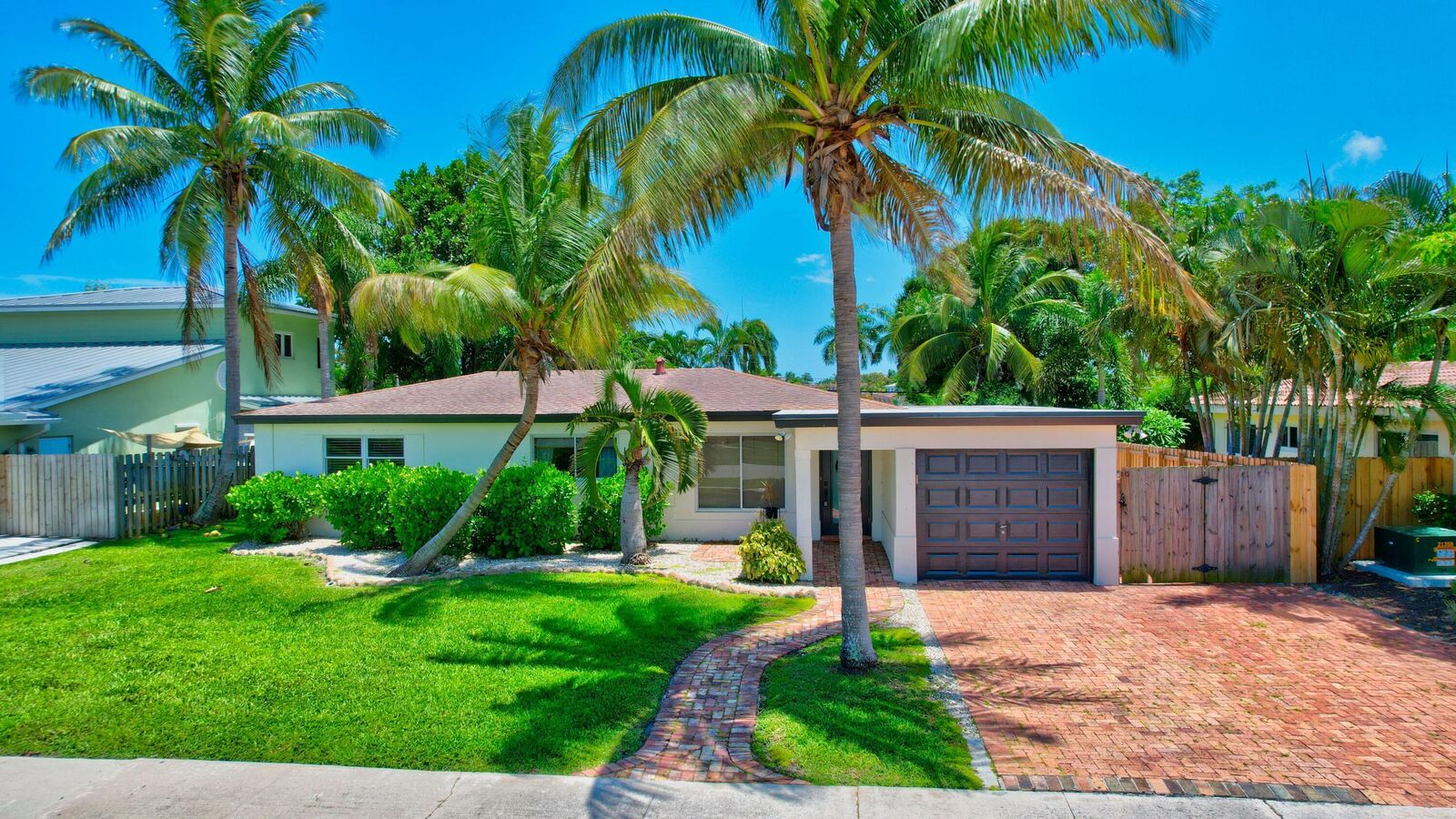 Property Photo: 334 NE 28th Road FL 33431