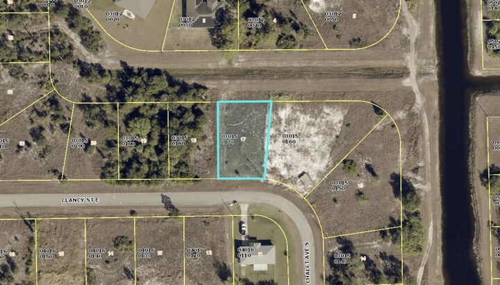 Property Photo:  655 Clancy Street E  FL 33974 