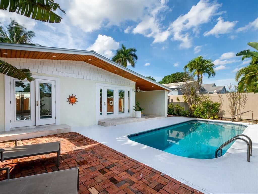 Property Photo:  1225 NE 16th Terrace  FL 33304 