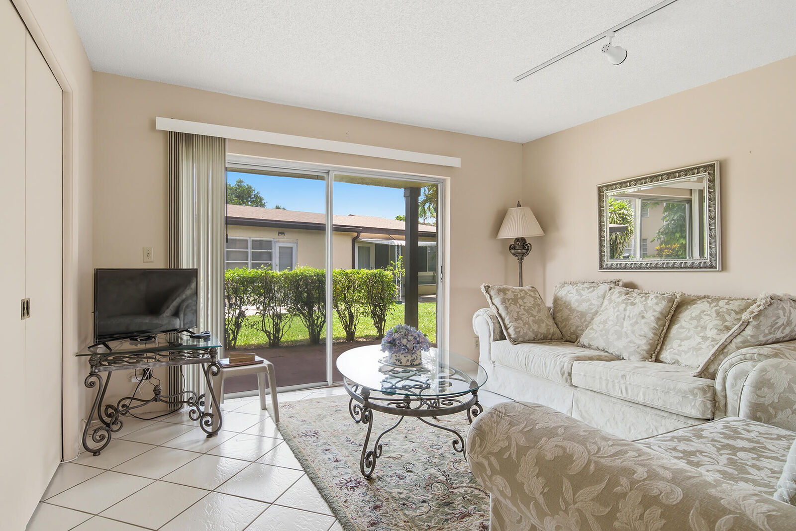 Property Photo: 13755 Via Aurora FL 33484