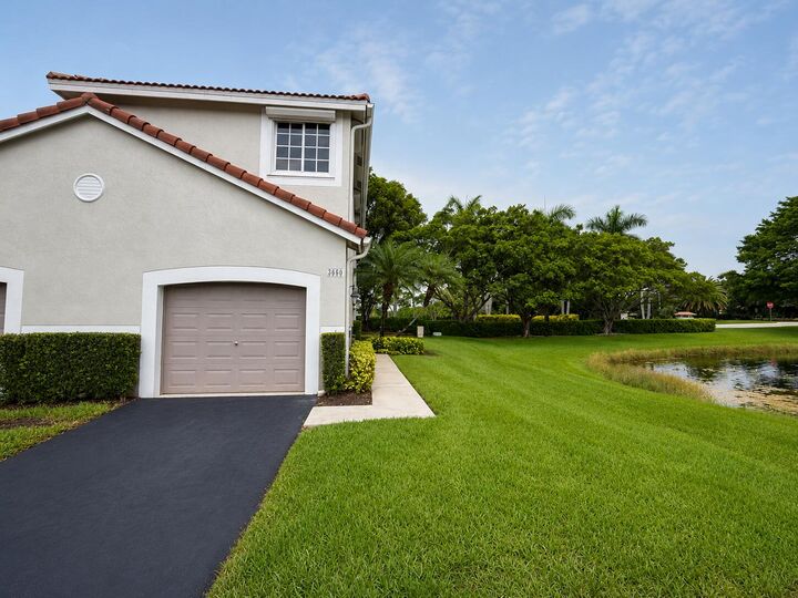 Property Photo:  3660 San Simeon Circle  FL 33331 