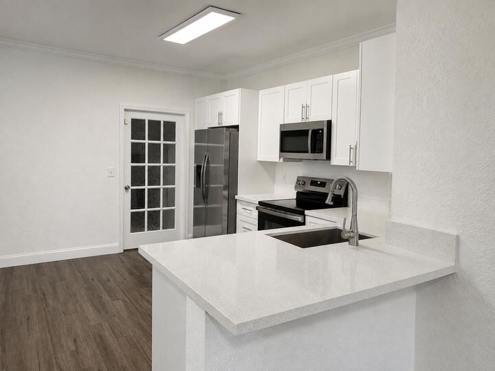 Property Photo:  3660 San Simeon Circle  FL 33331 