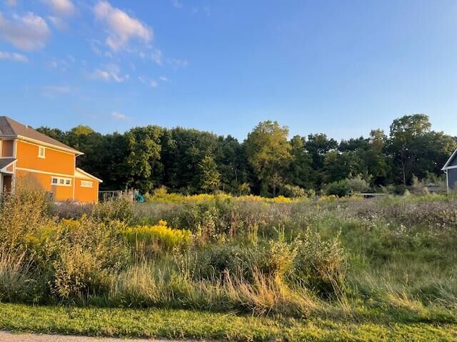 Property Photo:  5824 Trail Side Lane  MI 48189 