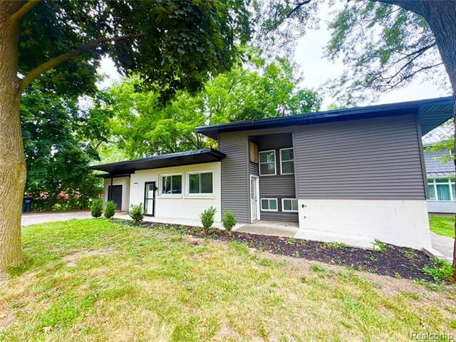 Property Photo: 2920 Valley Drive MI 48103
