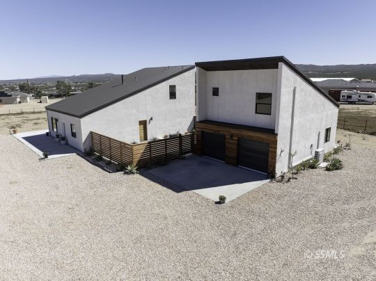 Property Photo: 1766 S Garth St CA 93555