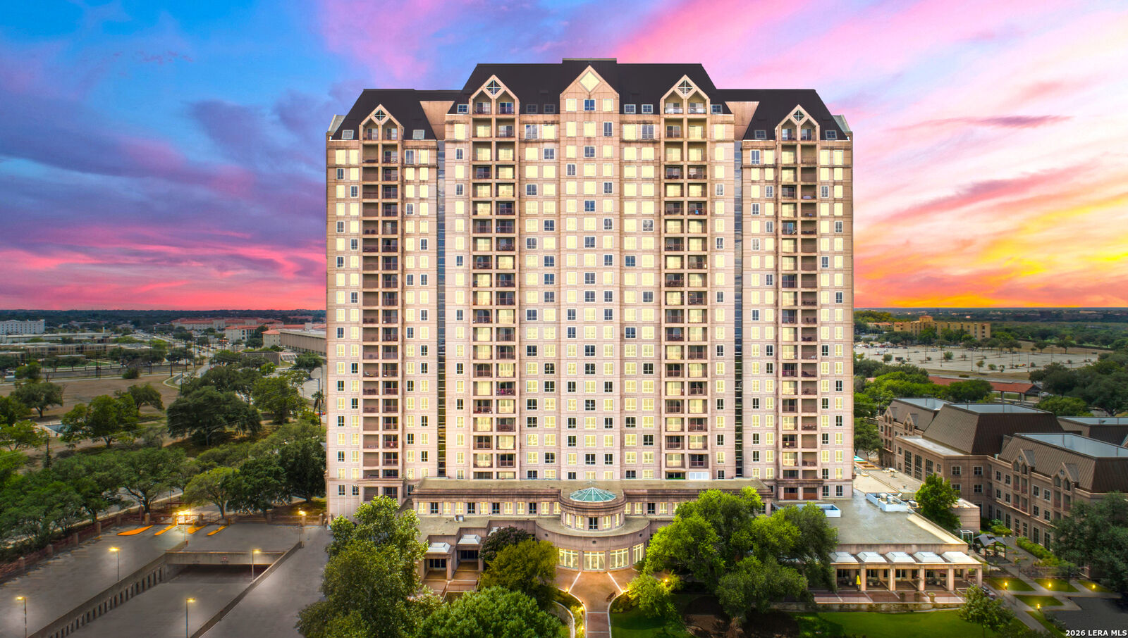 Property Photo:  1 Towers Park Ln 1513  TX 78209 