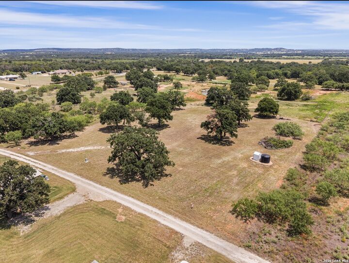 Property Photo: 77 Ewald Ln TX 78624