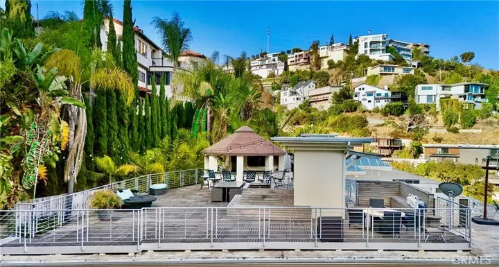 Property Photo: 8827 Evanview CA 90069