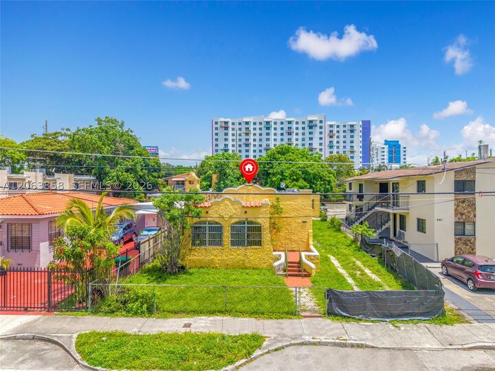 Property Photo:  559 NW 34th St  FL 33127 