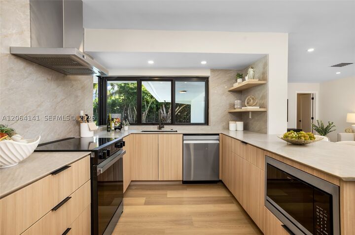 Property Photo: 8865 SW 176th Ter FL 33157