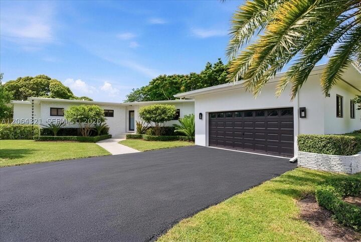 Property Photo:  7240 Sunset Dr  FL 33143 
