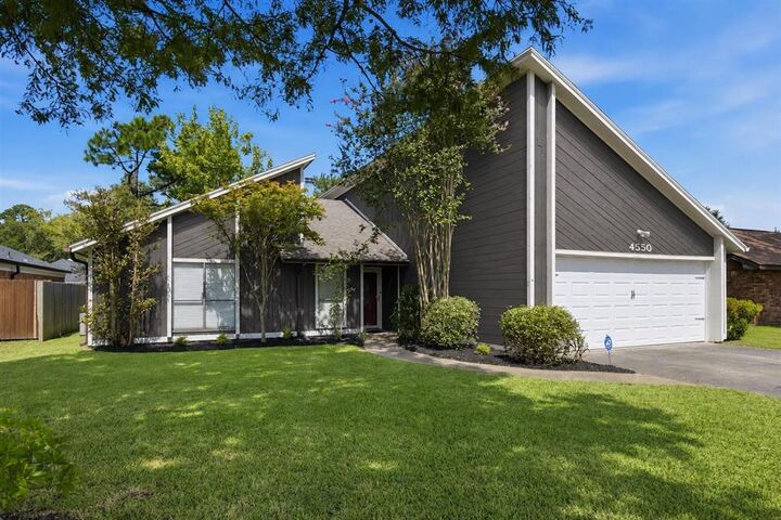 Property Photo:  4550 W Meadow Lane W  LA 70605 