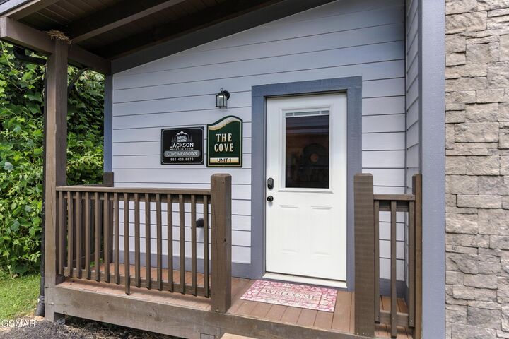 Property Photo: 576 Dollywood Lane TN 37863