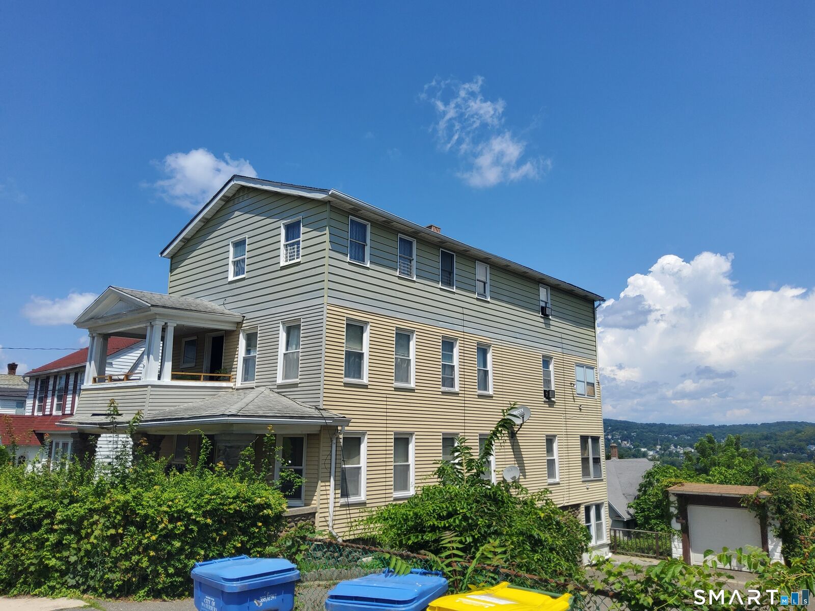 Property Photo:  455 Congress Avenue  CT 06708 