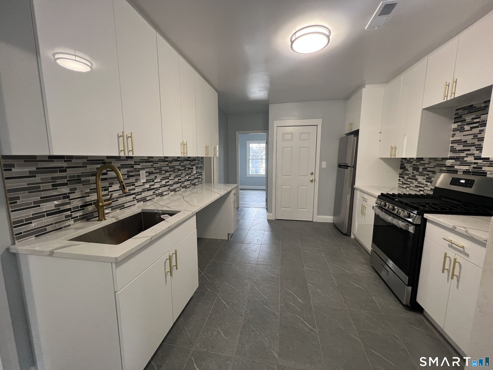 Property Photo:  268 Davenport Avenue #2  CT 06519 