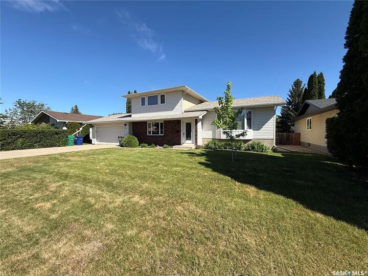 Property Photo: 86 Duncan Crescent SK S7H 4K4