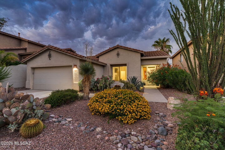 Property Photo:  13846 N Bushwacker Place  AZ 85755 